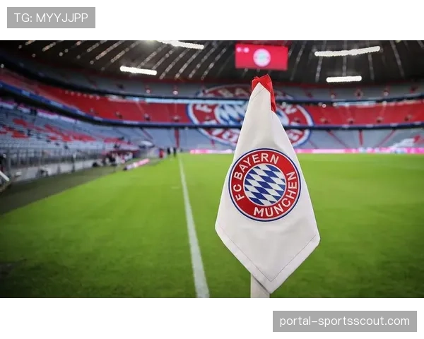 现场直击:慕尼黑安联球场南看台为即将离队的诺伊尔展示巨幅TIFO